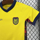 JERSEY ECUADOR LOCAL 26/27 CONJUNTO INFANTIL