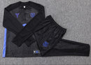 CONJUNTO SUDADERA + PANTS BARCELONA PRE-MATCH II 25/26 HOMBRE MEDIO CIERRE
