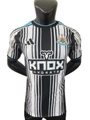 JERSEY NEWCASTLE LOCAL 26/27 HOMBRE (VERSIÓN JUGADOR)
