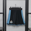 PANTALÓN CORTO NEWCASTLE LOCAL 26/27 (VERSIÓN JUGADOR)