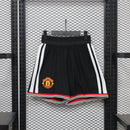 PANTALONES CORTOS MANCHESTER UNITED LOCAL NEGROS 26/27 (VERSIÓN JUGADOR)