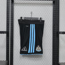 PANTALÓN CORTO NEWCASTLE LOCAL 26/27 (VERSIÓN JUGADOR)