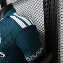 JERSEY REAL MADRID EDICION ESPECIAL DISEÑADOR VERDE 26/27 HOMBRE (VERSIÓN JUGADOR)